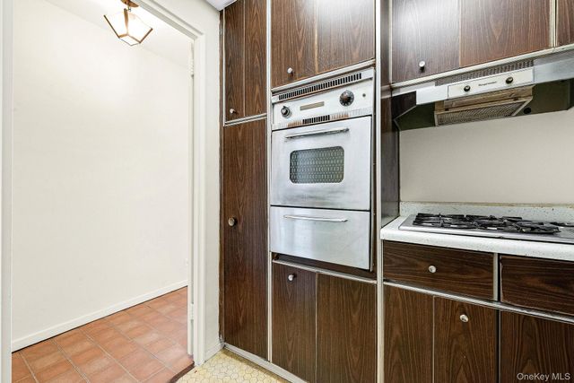 111-20 73rd Avenue 10J, Forest Hills, NY 11375