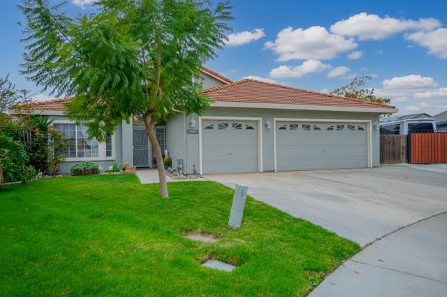 1801 Chapman Ct, Los Banos, CA 93635
