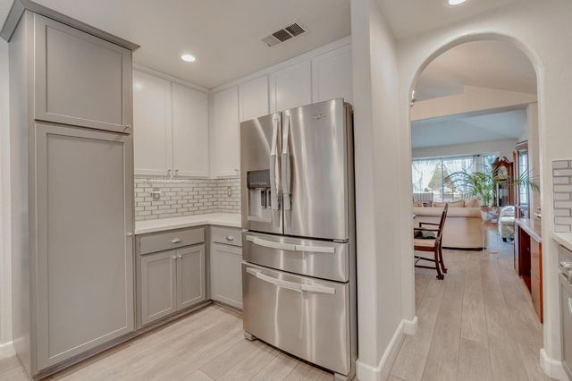 1801 Chapman Ct, Los Banos, CA 93635