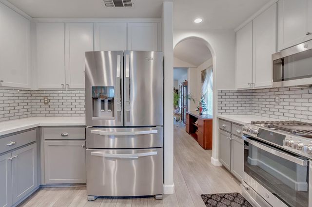 1801 Chapman Ct, Los Banos, CA 93635