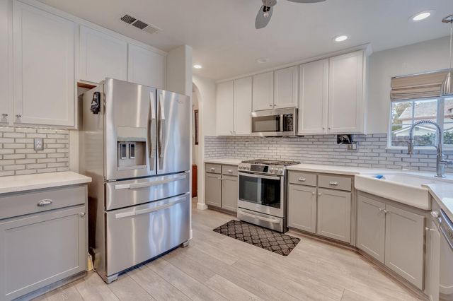 1801 Chapman Ct, Los Banos, CA 93635