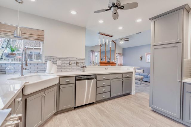 1801 Chapman Ct, Los Banos, CA 93635