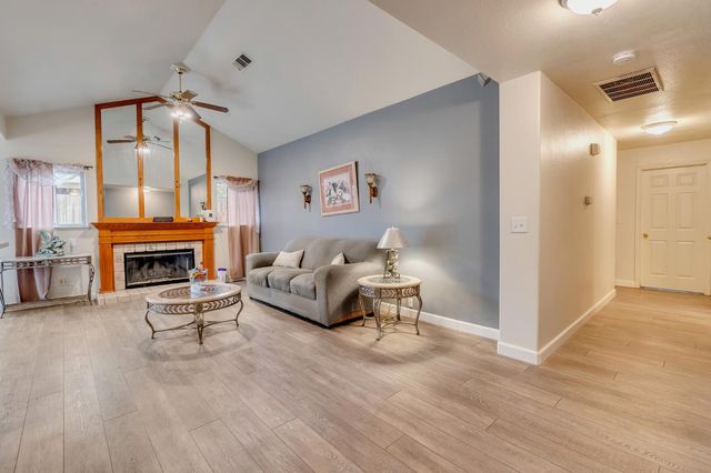 1801 Chapman Ct, Los Banos, CA 93635