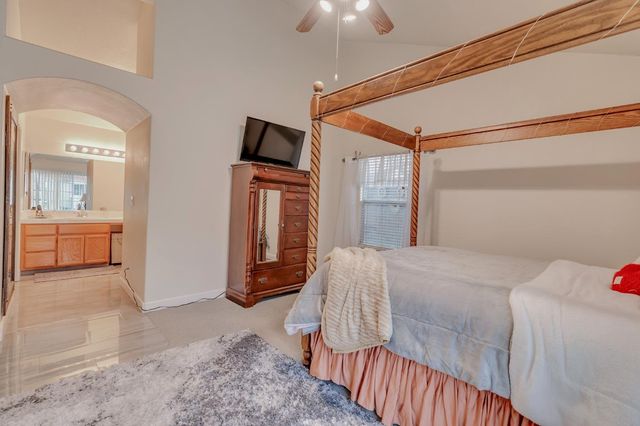 1801 Chapman Ct, Los Banos, CA 93635