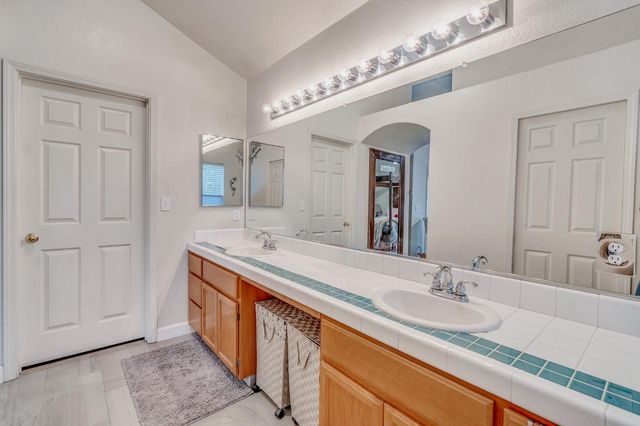 1801 Chapman Ct, Los Banos, CA 93635