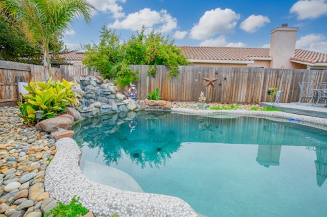 1801 Chapman Ct, Los Banos, CA 93635