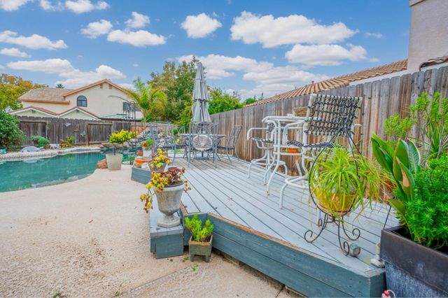 1801 Chapman Ct, Los Banos, CA 93635