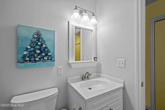 7023 Archers Creek Drive, Emerald Isle, NC 28594