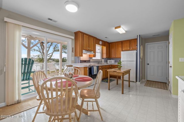 7023 Archers Creek Drive, Emerald Isle, NC 28594