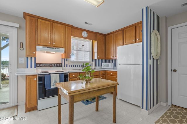 7023 Archers Creek Drive, Emerald Isle, NC 28594