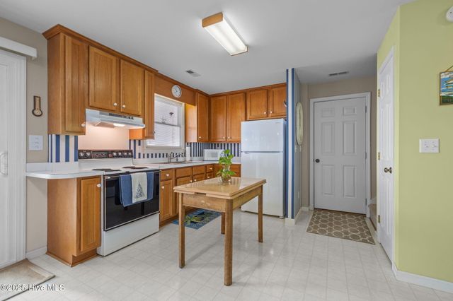 7023 Archers Creek Drive, Emerald Isle, NC 28594