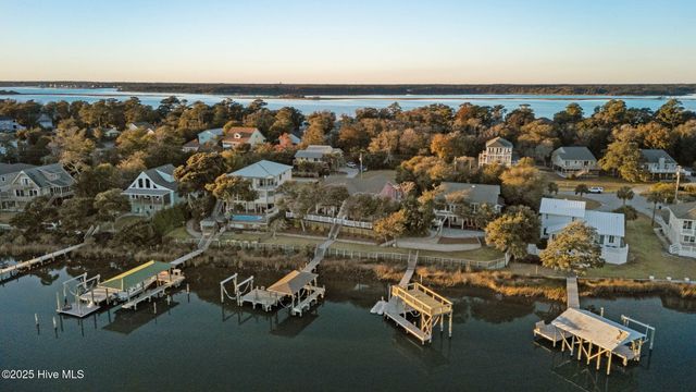 7023 Archers Creek Drive, Emerald Isle, NC 28594
