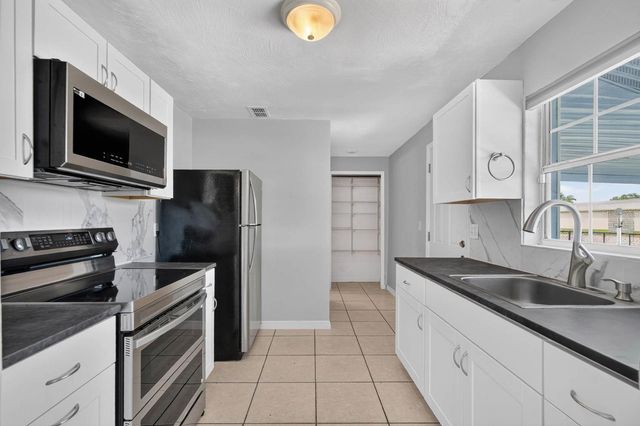 736 S CAROLINE STREET, Daytona Beach, FL 32114