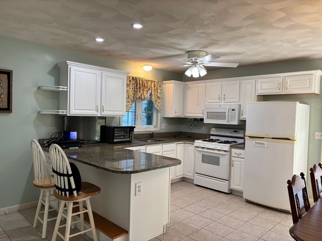 26 Ironwood Ln 26, Tewksbury, MA 01876