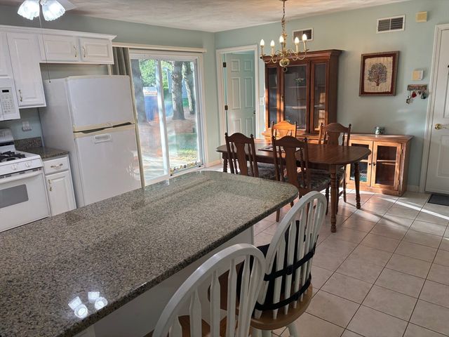 26 Ironwood Ln 26, Tewksbury, MA 01876