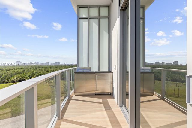 2411 Laguna Cr 611, Miami, FL 33181
