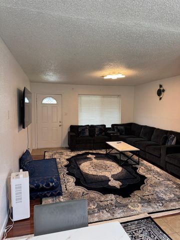 6824 Lumry St, North Highlands, CA 95660