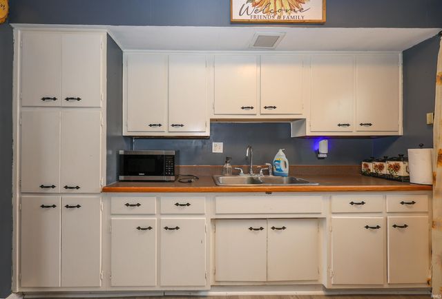 428 Drake Road, Kendallville, IN 46755