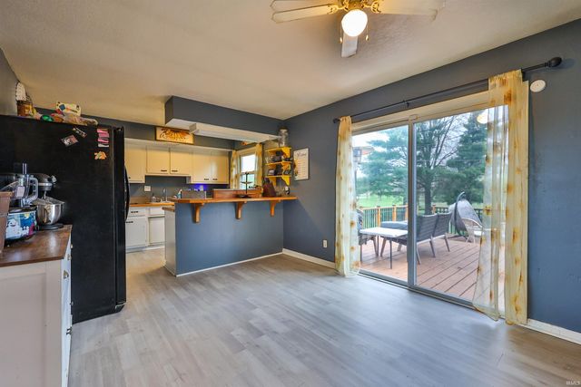 428 Drake Road, Kendallville, IN 46755