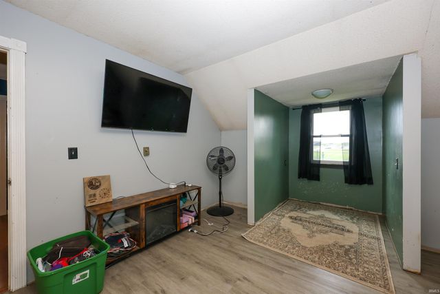 428 Drake Road, Kendallville, IN 46755