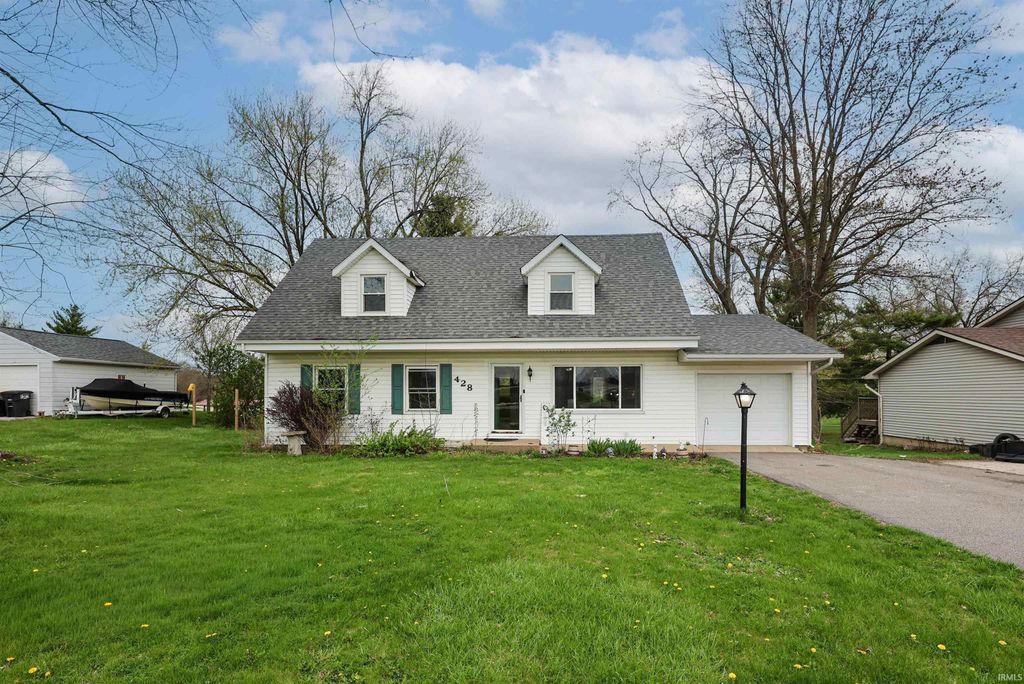 428 Drake Road, Kendallville, IN 46755