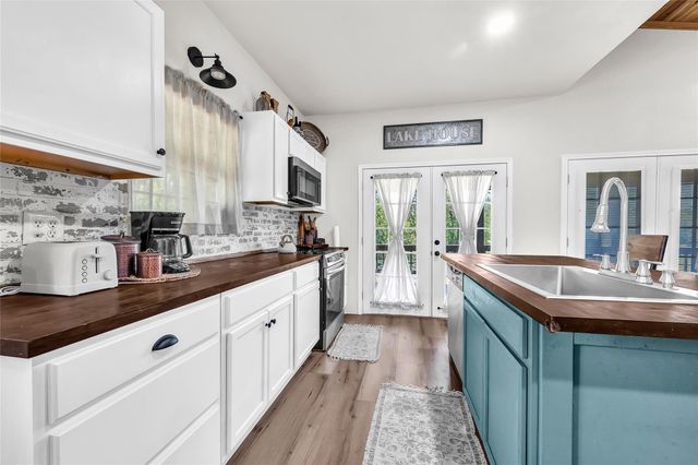 890 Paradise Drive, Coldspring, TX 77331