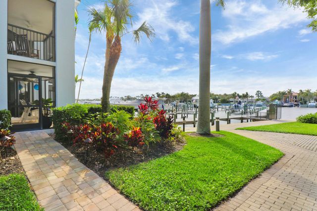 515 Bay Colony Drive N, Juno Beach, FL 33408
