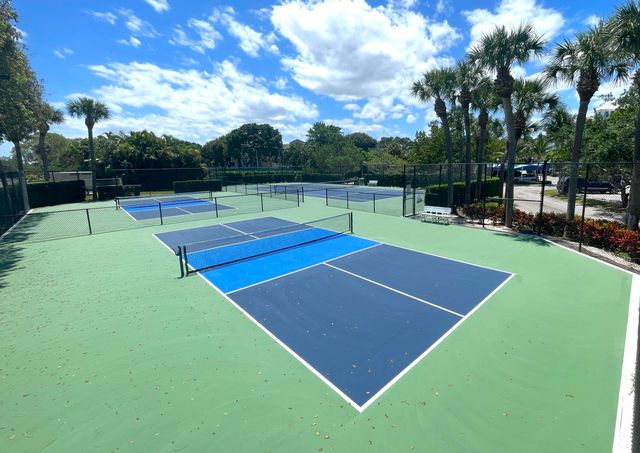 515 Bay Colony Drive N, Juno Beach, FL 33408