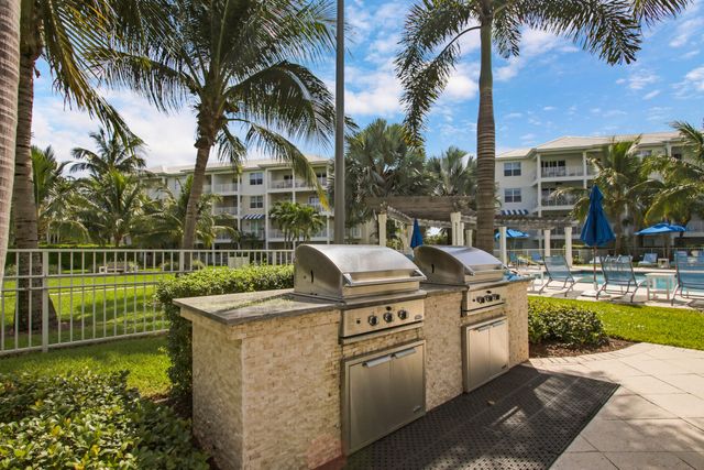 515 Bay Colony Drive N, Juno Beach, FL 33408