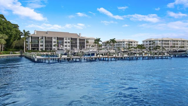 515 Bay Colony Drive N, Juno Beach, FL 33408