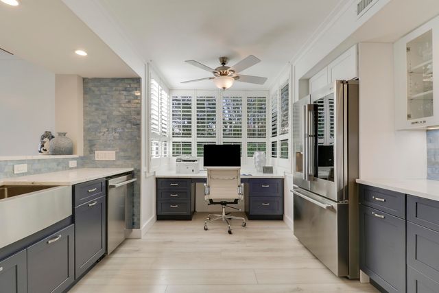 515 Bay Colony Drive N, Juno Beach, FL 33408