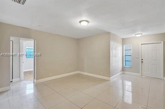 4041 NW 30th Terrace 3, Lauderdale Lakes, FL 33309