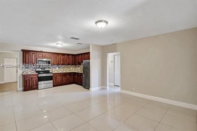 4041 NW 30th Terrace 3, Lauderdale Lakes, FL 33309