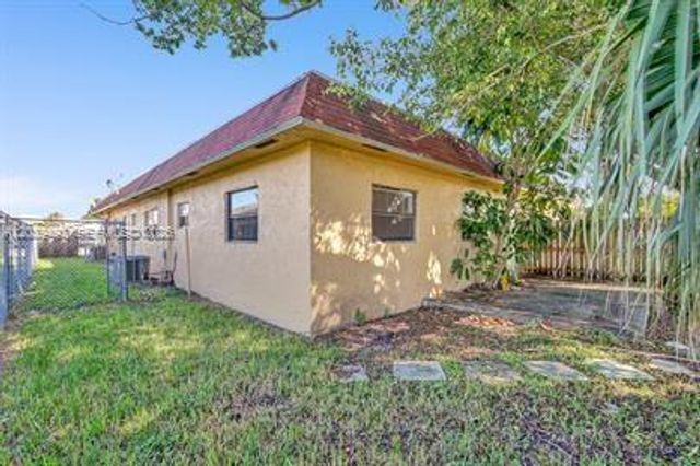 4041 NW 30th Terrace 3, Lauderdale Lakes, FL 33309