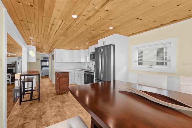 2055 CHAMPION STREET, Sarasota, FL 34231