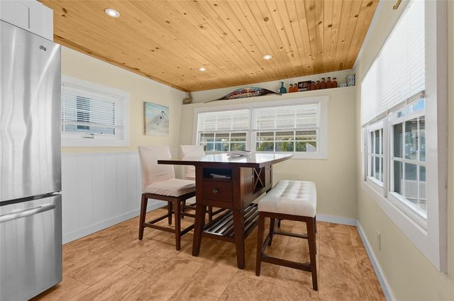 2055 CHAMPION STREET, Sarasota, FL 34231