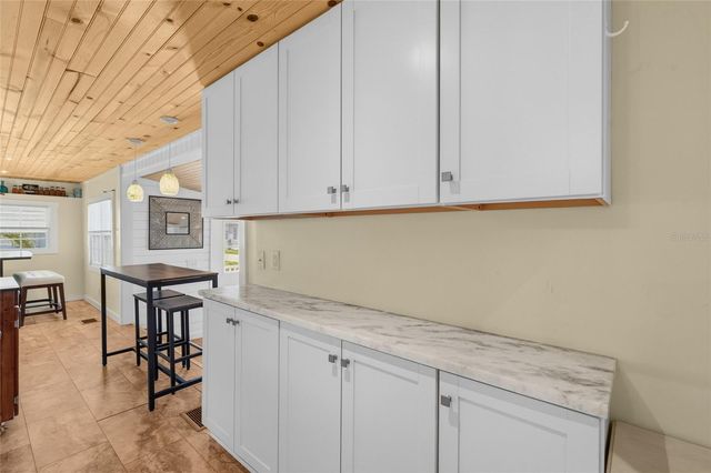 2055 CHAMPION STREET, Sarasota, FL 34231