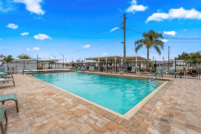 2055 CHAMPION STREET, Sarasota, FL 34231
