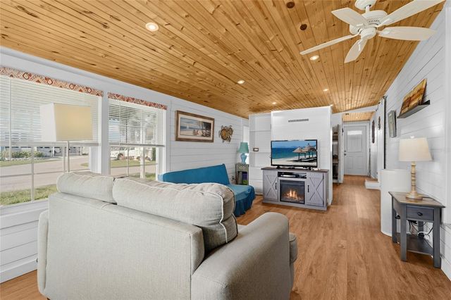 2055 CHAMPION STREET, Sarasota, FL 34231