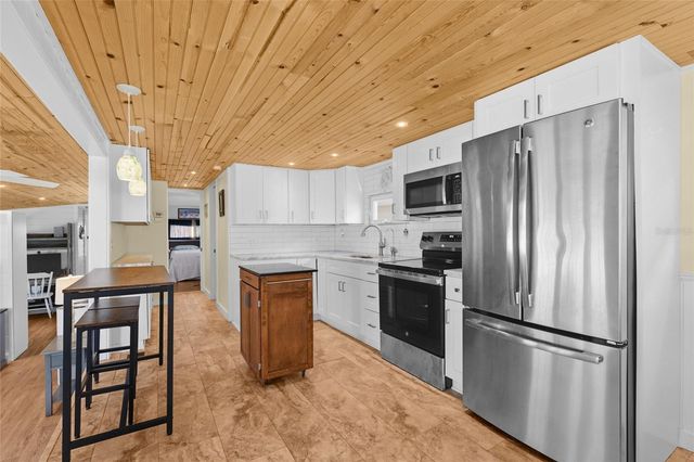 2055 CHAMPION STREET, Sarasota, FL 34231