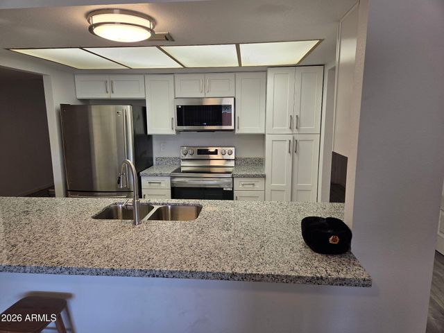 3555 W ACOMA Drive, Phoenix, AZ 85053