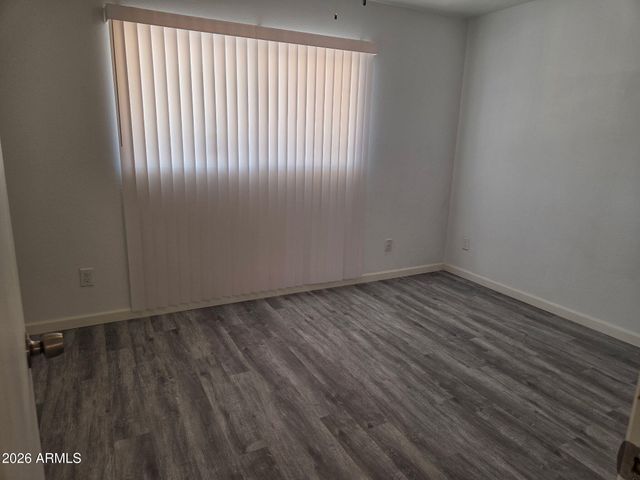 3555 W ACOMA Drive, Phoenix, AZ 85053