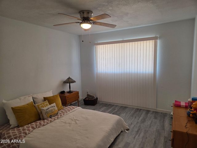 3555 W ACOMA Drive, Phoenix, AZ 85053