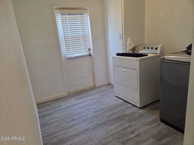 3555 W ACOMA Drive, Phoenix, AZ 85053