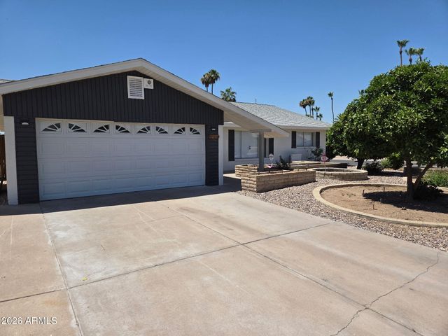 3555 W ACOMA Drive, Phoenix, AZ 85053