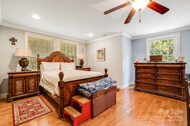 28 Trafalgar Circle, Asheville, NC 28805