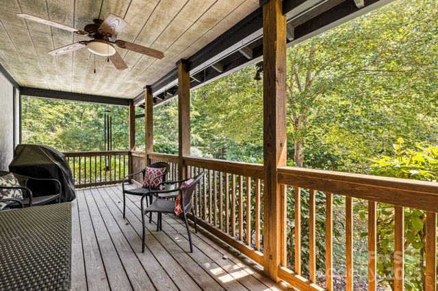 28 Trafalgar Circle, Asheville, NC 28805