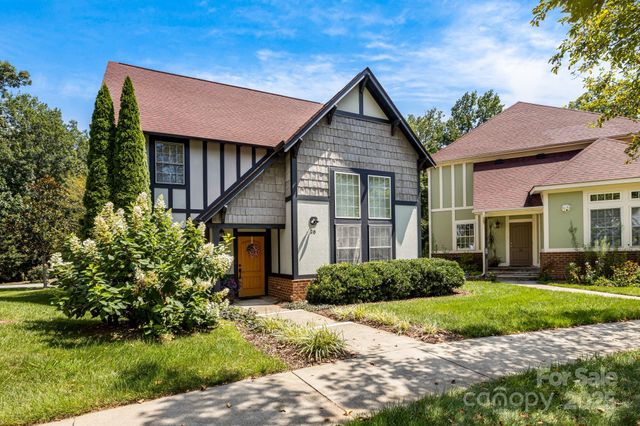 28 Trafalgar Circle, Asheville, NC 28805