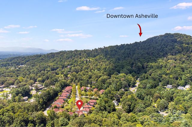 28 Trafalgar Circle, Asheville, NC 28805