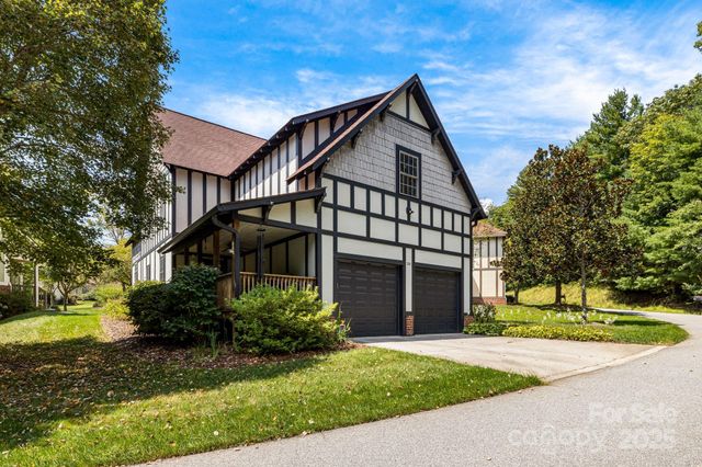 28 Trafalgar Circle, Asheville, NC 28805